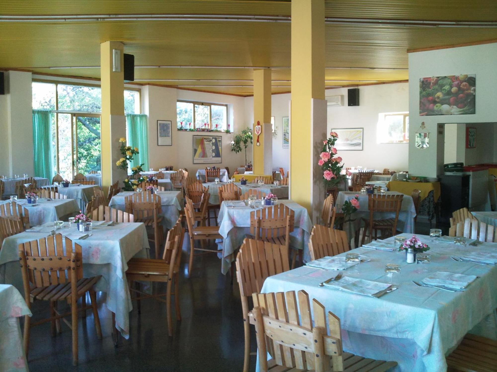 Hotel Autostello Castellana Grotte Εξωτερικό φωτογραφία